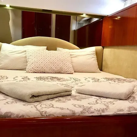 M/y Alex Fairline Squadron 55ft *