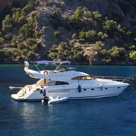 보트호텔 M/y Alex Fairline Squadron 55ft 교젝