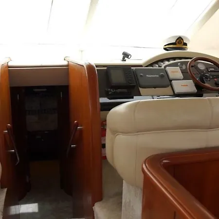 Ботель M/y Alex Fairline Squadron 55ft