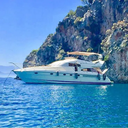 M/y Alex Fairline Squadron 55ft 교젝