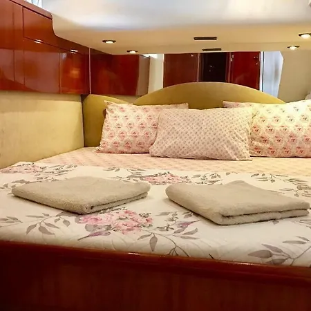 보트호텔 M/y Alex Fairline Squadron 55ft