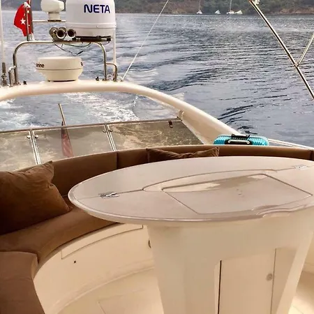 M/y Alex Fairline Squadron 55ft 보트호텔 *