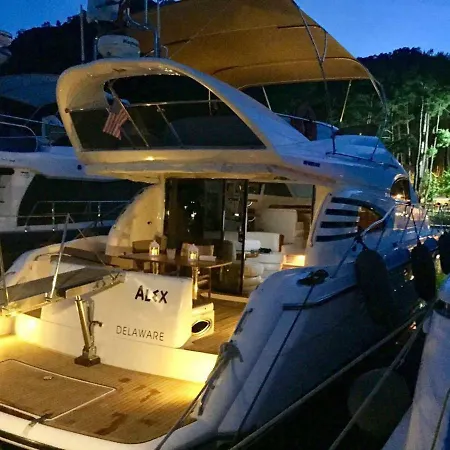 Botel M/y Alex Fairline Squadron 55ft *